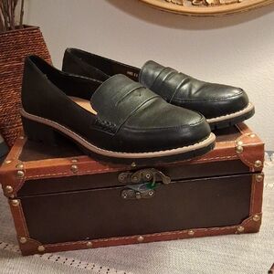 DV Catalina Black Loafers